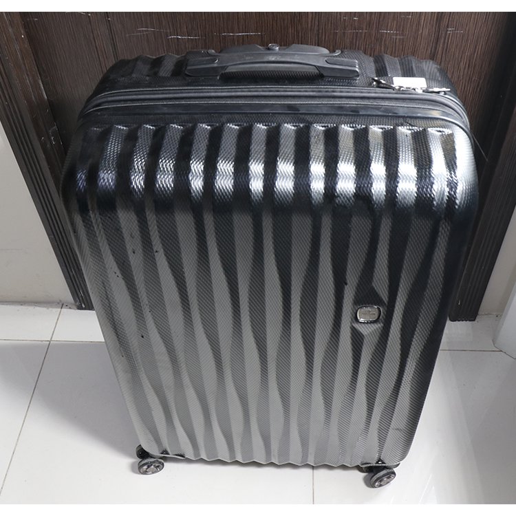 Swissgear 7272 27 Energie Expandable Hardside Spinner luggage Oksouq